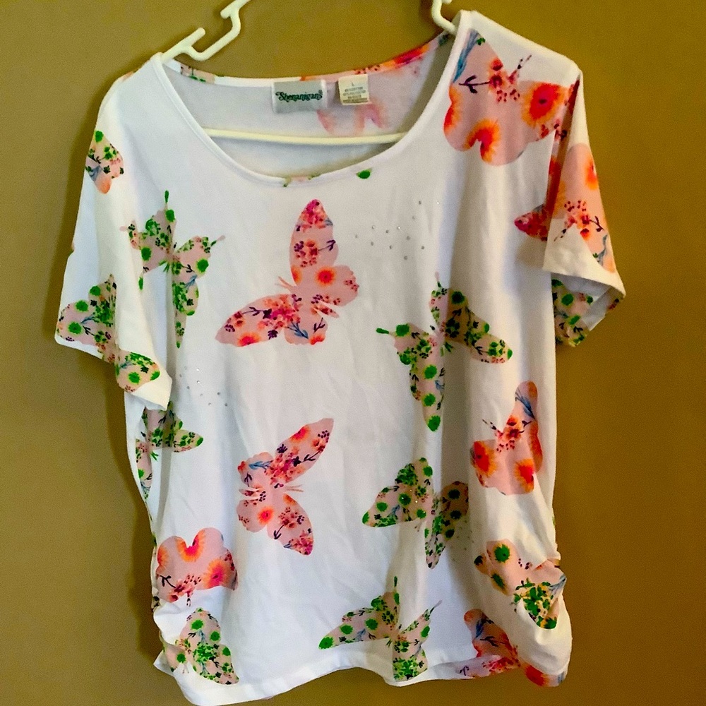 Shenanigans short sleeved to Size L White background with butterflies and stones